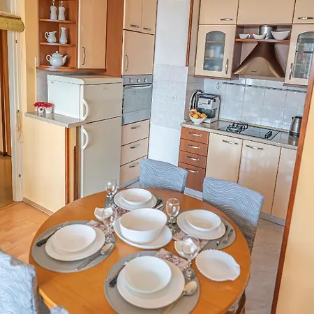 Apartment Gogina *